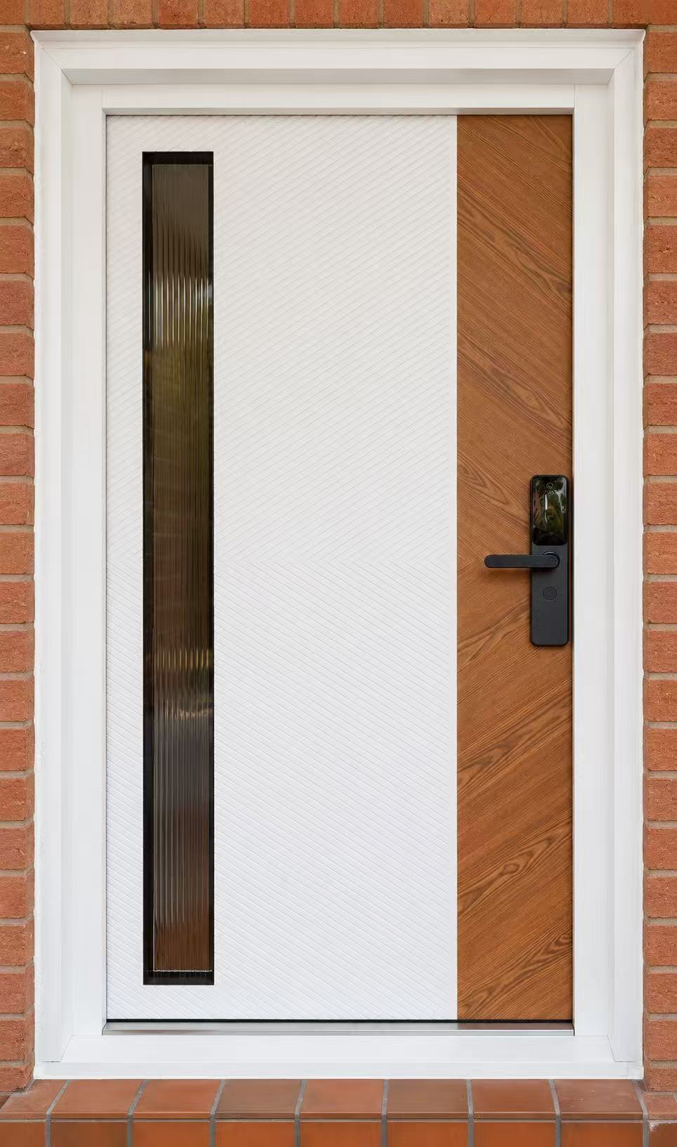 White and wood-look entrance door with a narrow glazed panel.